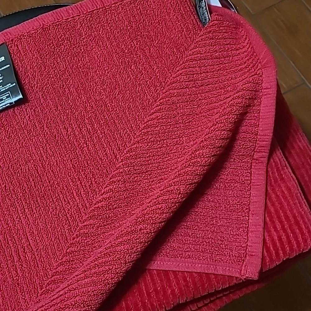 Eddie Bauer Ribbed Bath Towel